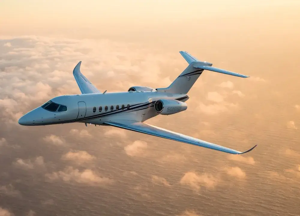 AeroLux Solstice mid-size jet